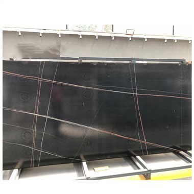 Чорний спечений камінь